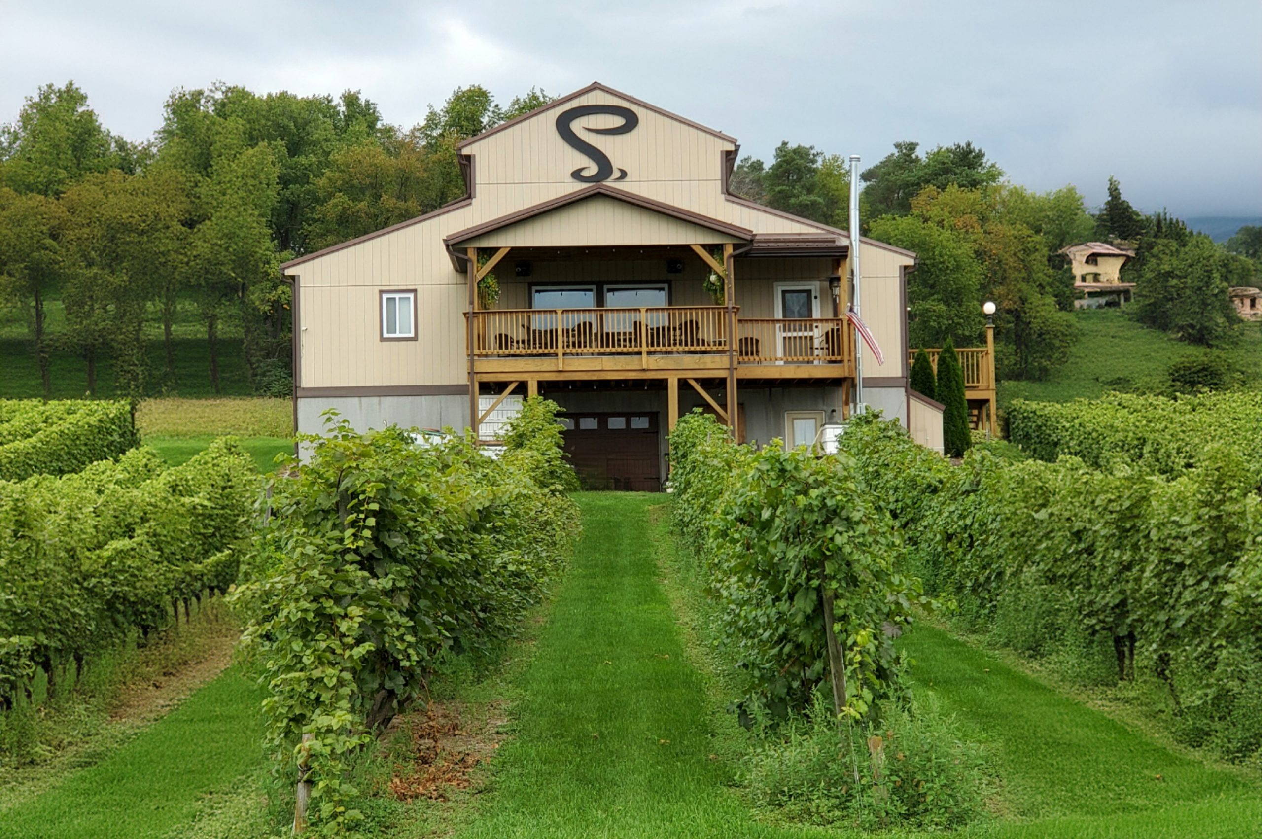 savor winery exterior